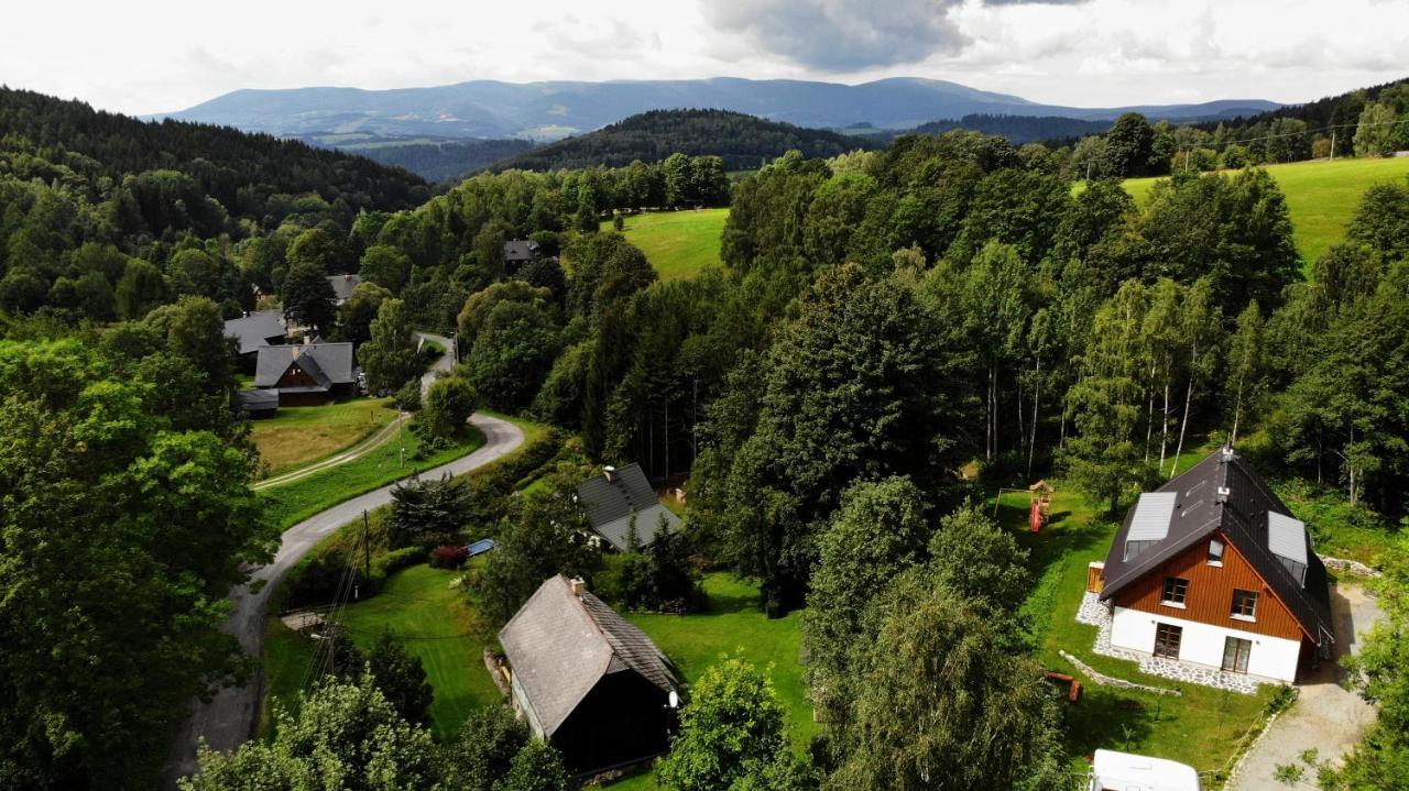 Appartamento U Staré hájenky Jindrichov Esterno foto